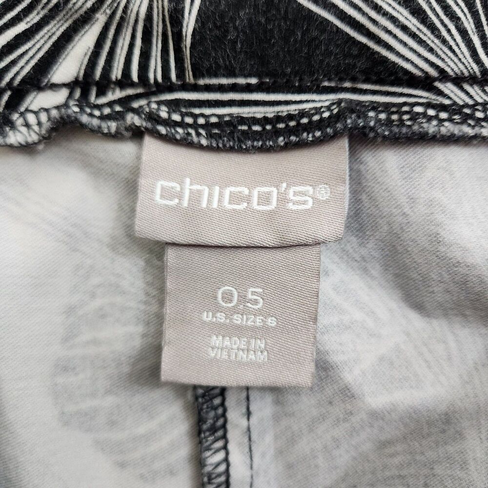 Chico's Women .5 US 6 Black Floral Mid Rise Skinny Pull On Ankle Pants - Picture 5 of 10